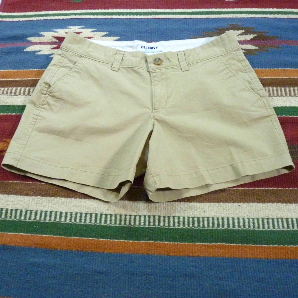 VINTAGE Old Navy Shorts Miid Rise - Color 'Rolled Oats' - Women's Size 4